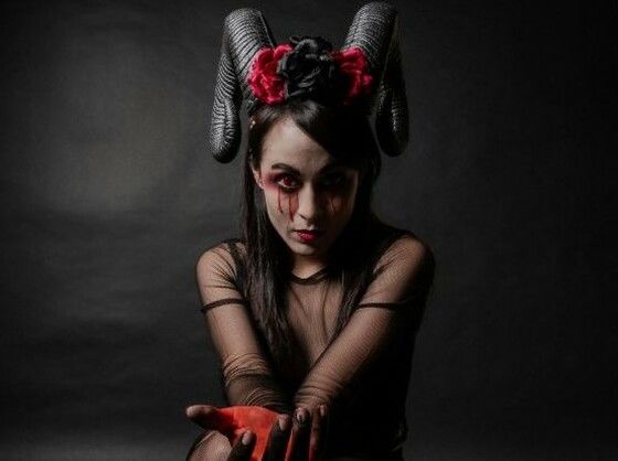 【ミニスカ刑事は悪魔の娘 〜処女を奪われたデビルガール、絶望の凌●から完全覚醒して世界を救う〜】YAMATO